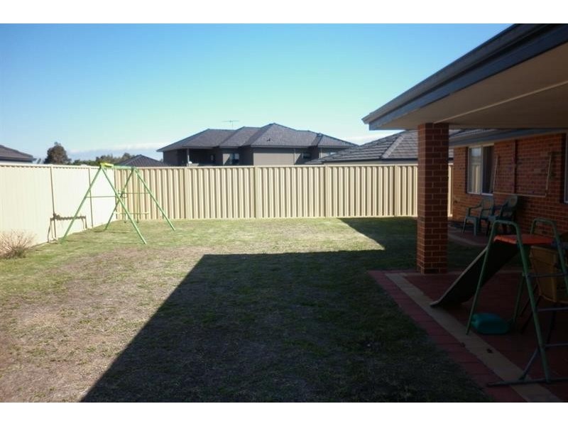 12 Giglia Drive Dr, Sinagra WA 6065