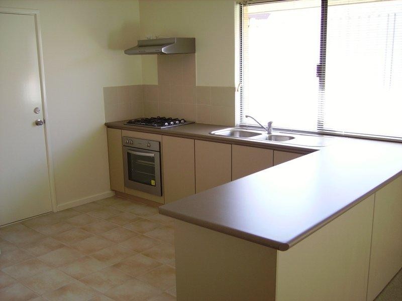 16 Bethwyn  Cct, Madeley WA 6065