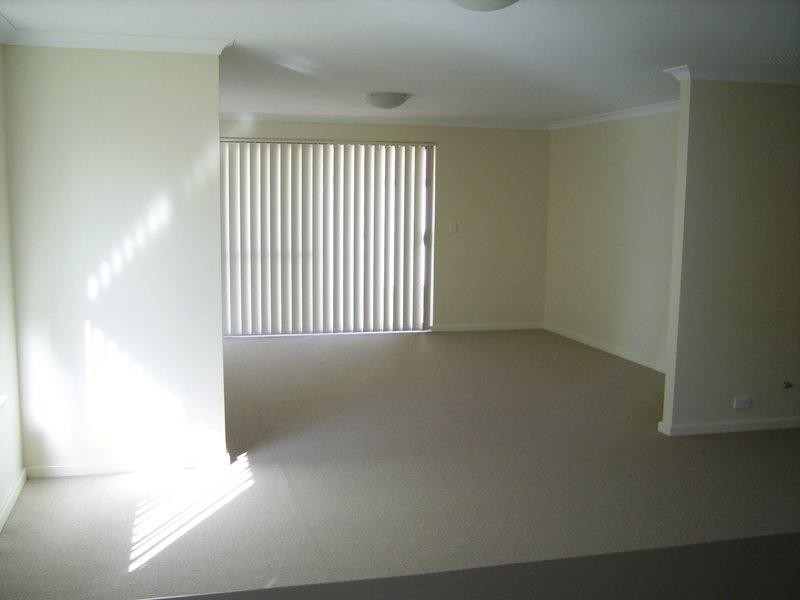 16 Bethwyn  Cct, Madeley WA 6065