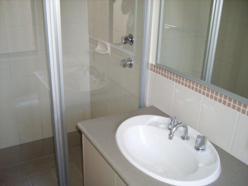 16 Bethwyn  Cct, Madeley WA 6065