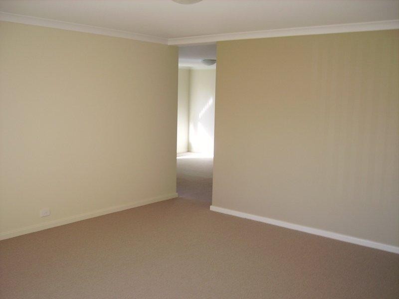 16 Bethwyn  Cct, Madeley WA 6065