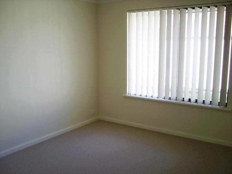 16 Bethwyn  Cct, Madeley WA 6065