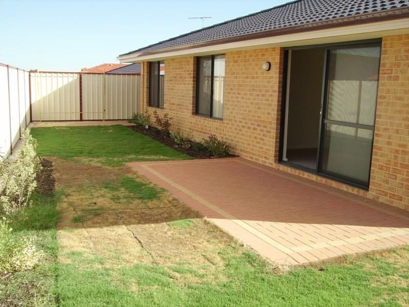 16 Bethwyn  Cct, Madeley WA 6065