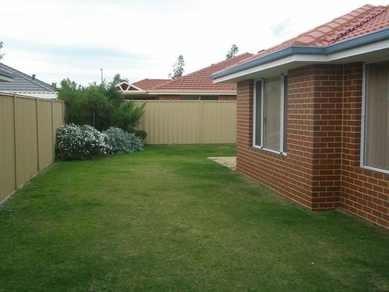 6 Angulata  Rd, Canning Vale WA 6155