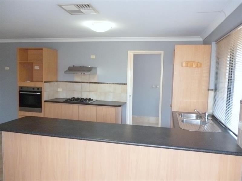 4  Angulata Rd, Canning Vale WA 6155