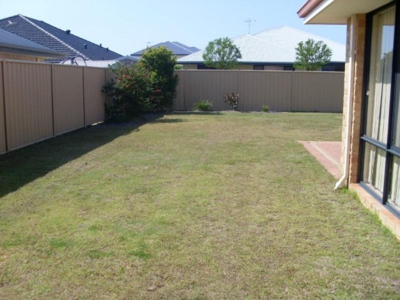 4  Angulata Rd, Canning Vale WA 6155