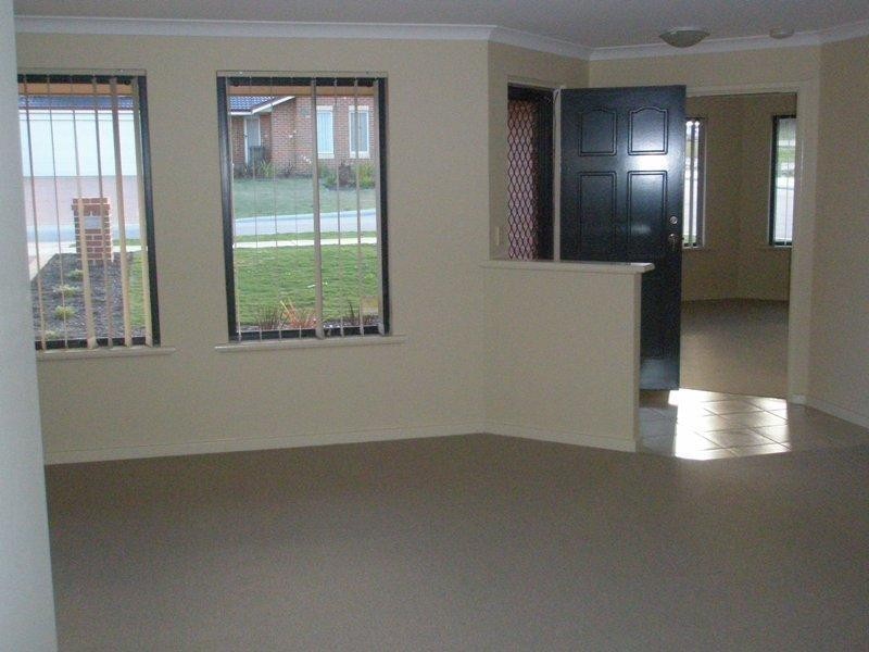 1 Castanet  Dr, Madeley WA 6065