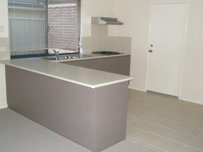 1 Castanet  Dr, Madeley WA 6065