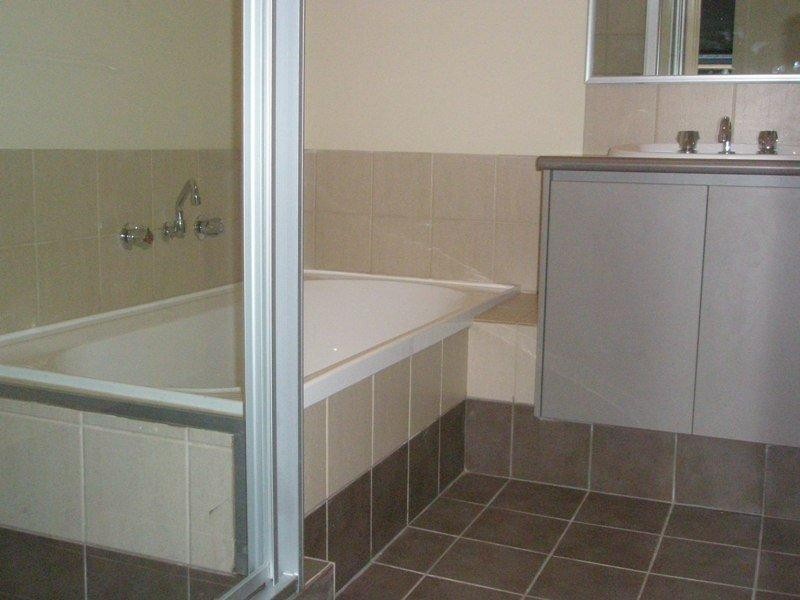 1 Castanet  Dr, Madeley WA 6065