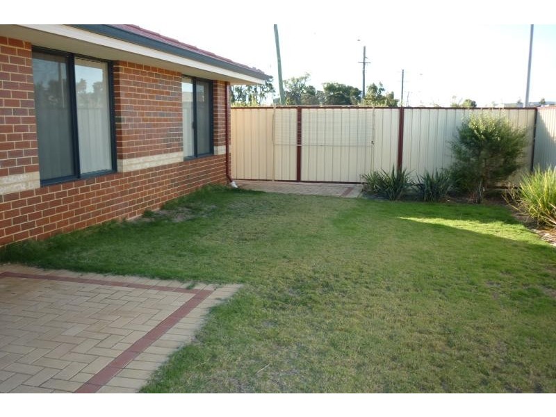 1 Castanet  Dr, Madeley WA 6065