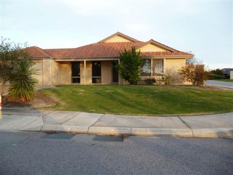 32 Excelsior  Dr, Canning Vale WA 6155