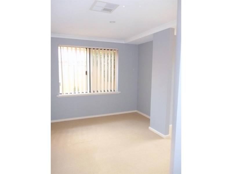 32 Excelsior  Dr, Canning Vale WA 6155