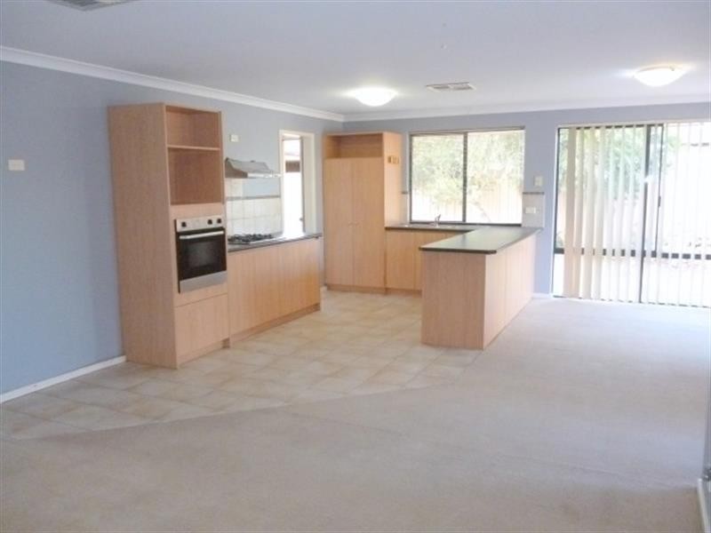 32 Excelsior  Dr, Canning Vale WA 6155