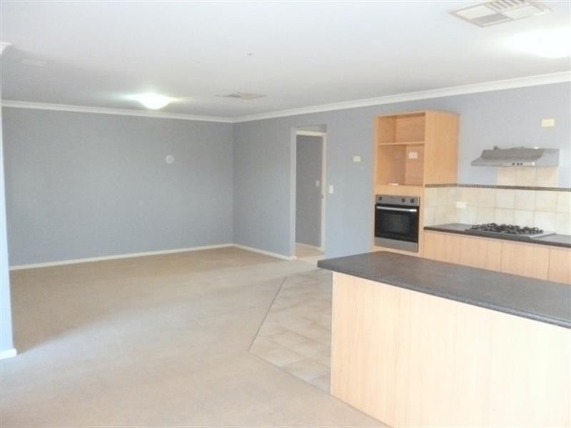 32 Excelsior  Dr, Canning Vale WA 6155