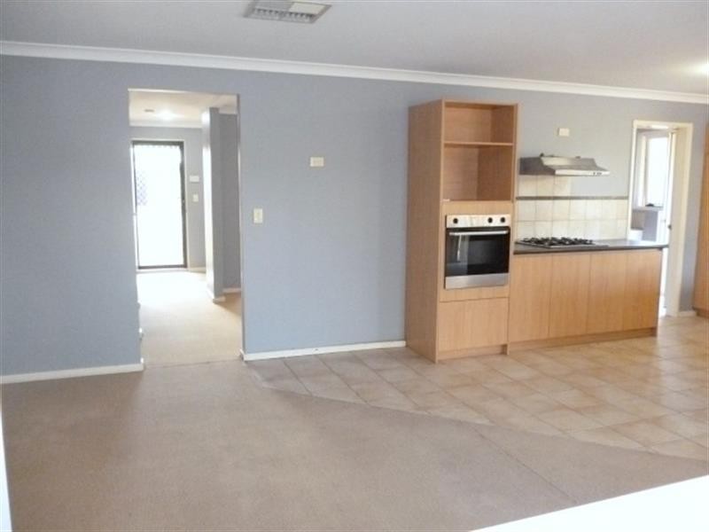 32 Excelsior  Dr, Canning Vale WA 6155