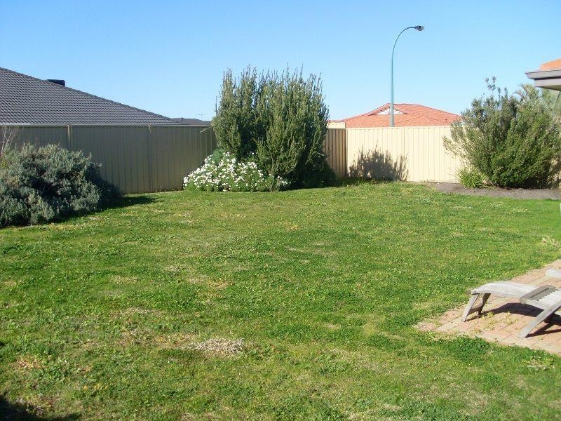 32 Excelsior  Dr, Canning Vale WA 6155