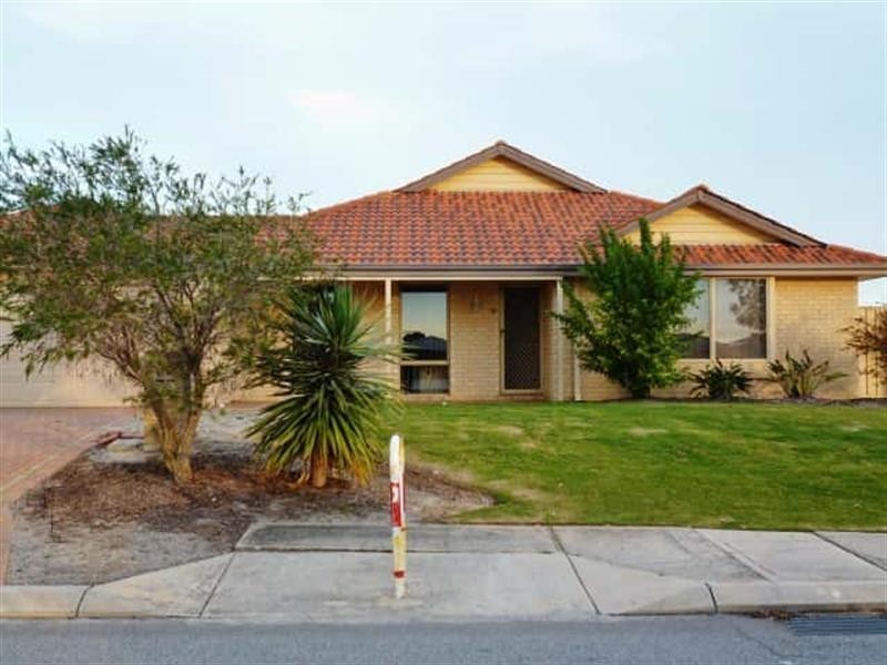 32 Excelsior  Dr, Canning Vale WA 6155