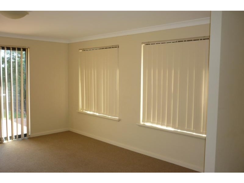 16 Birchgrove Way Ave, Pearsall WA 6065