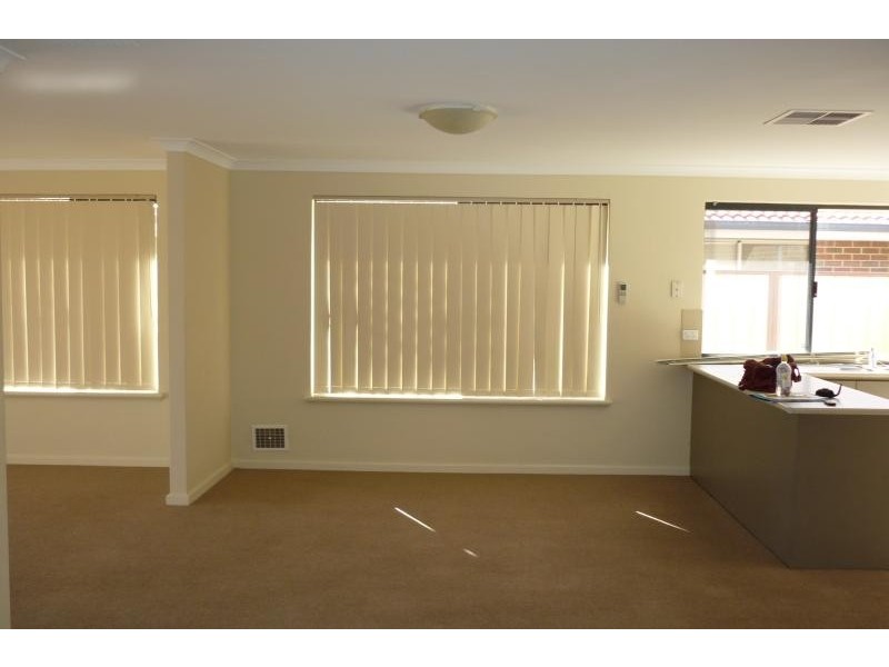 16 Birchgrove Way Ave, Pearsall WA 6065