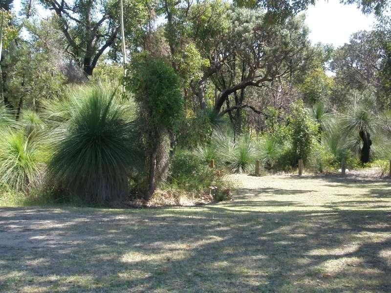 8 Millgate  Rd, Balga WA 6061