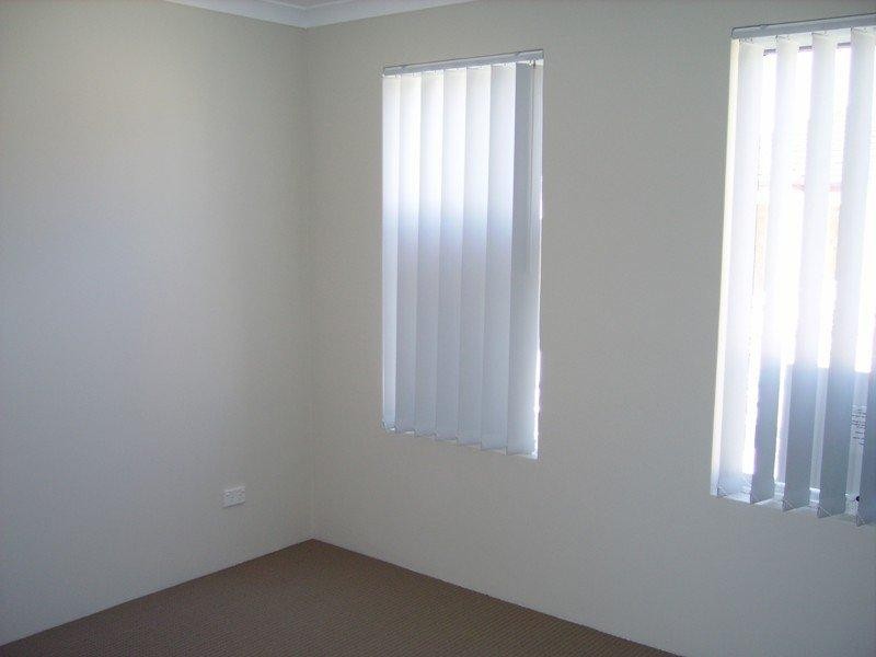 42 Jedburgh  Loop, Sinagra WA 6065