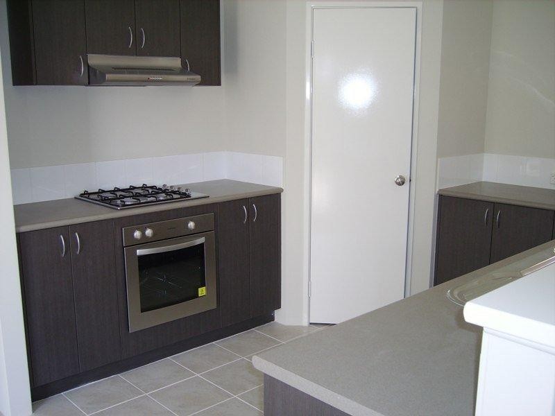 42 Jedburgh  Loop, Sinagra WA 6065