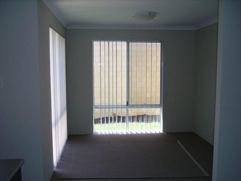 42 Jedburgh  Loop, Sinagra WA 6065
