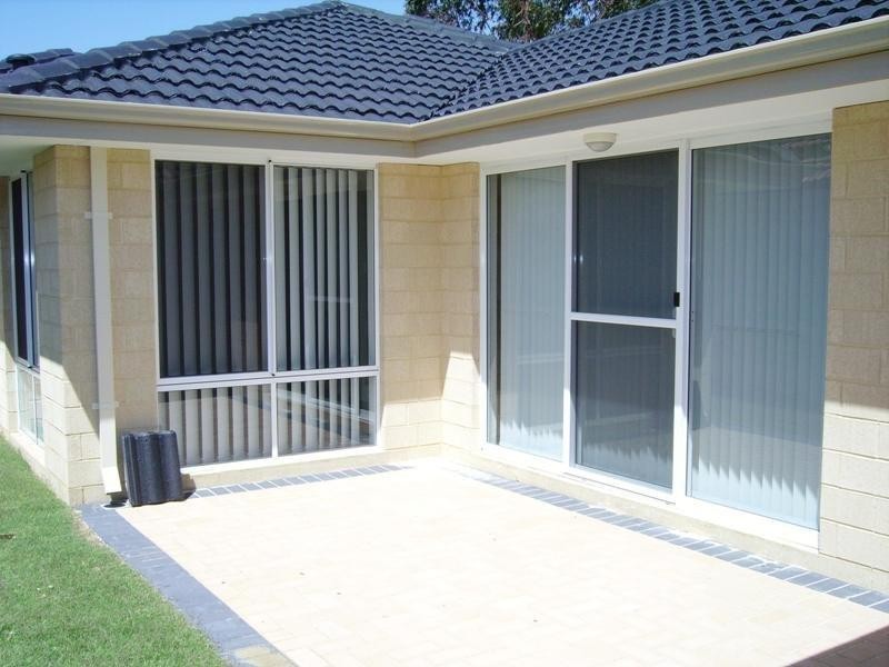 42 Jedburgh  Loop, Sinagra WA 6065