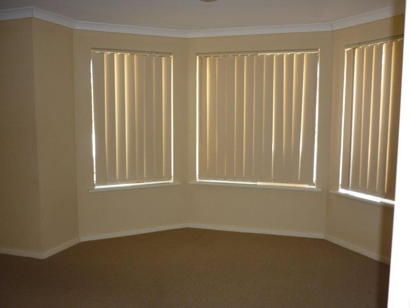 2 Felpham  Ct, Success WA 6164