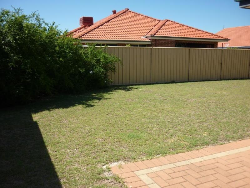2 Felpham  Ct, Success WA 6164