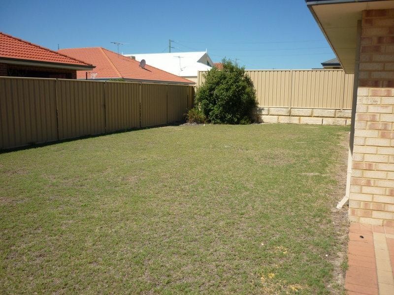 2 Felpham  Ct, Success WA 6164