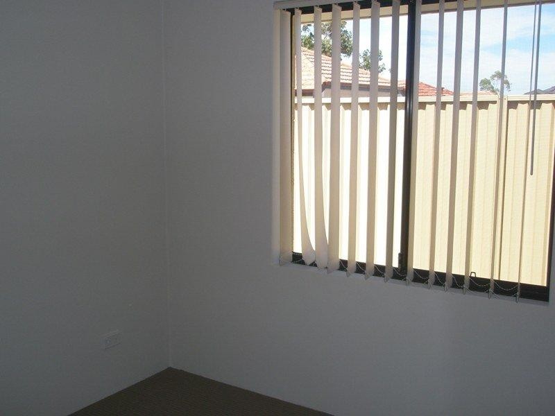 27 Jedburgh Loop Loop, Sinagra WA 6065