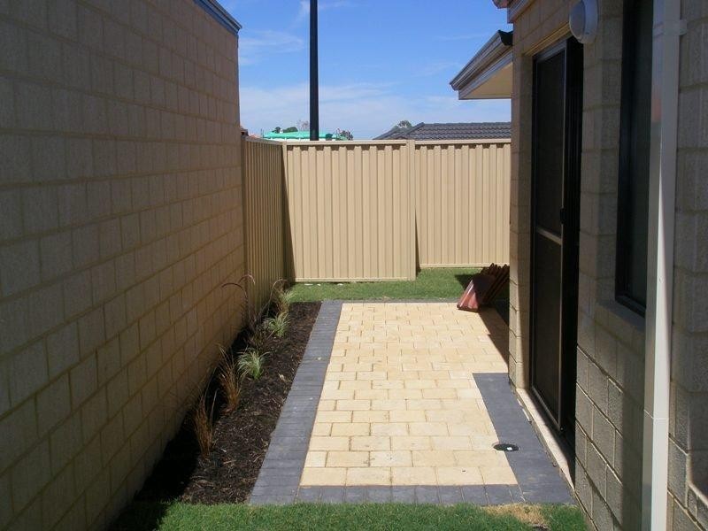 27 Jedburgh Loop Loop, Sinagra WA 6065