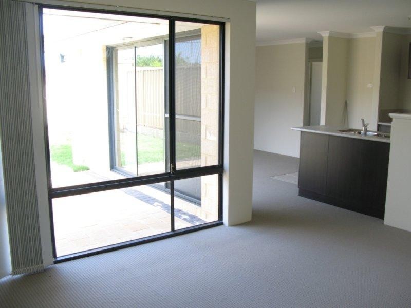 42 Jedburgh Loop, Sinagra WA 6065