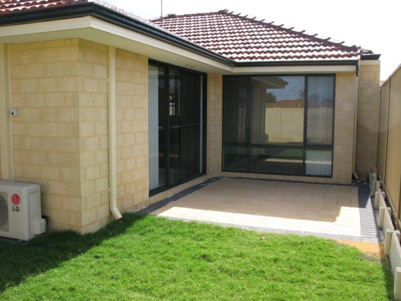 42 Jedburgh Loop, Sinagra WA 6065