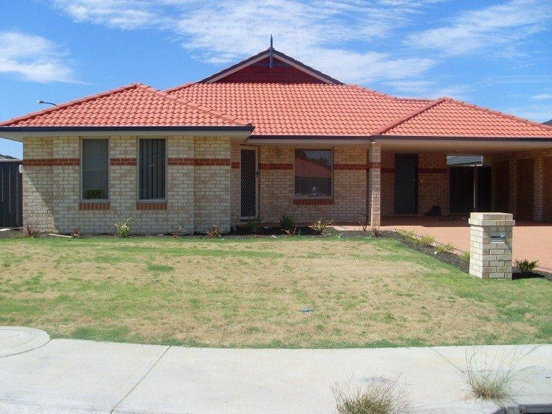 8 Karadong  St, Wattle Grove WA 6107