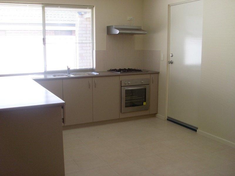 8 Karadong  St, Wattle Grove WA 6107