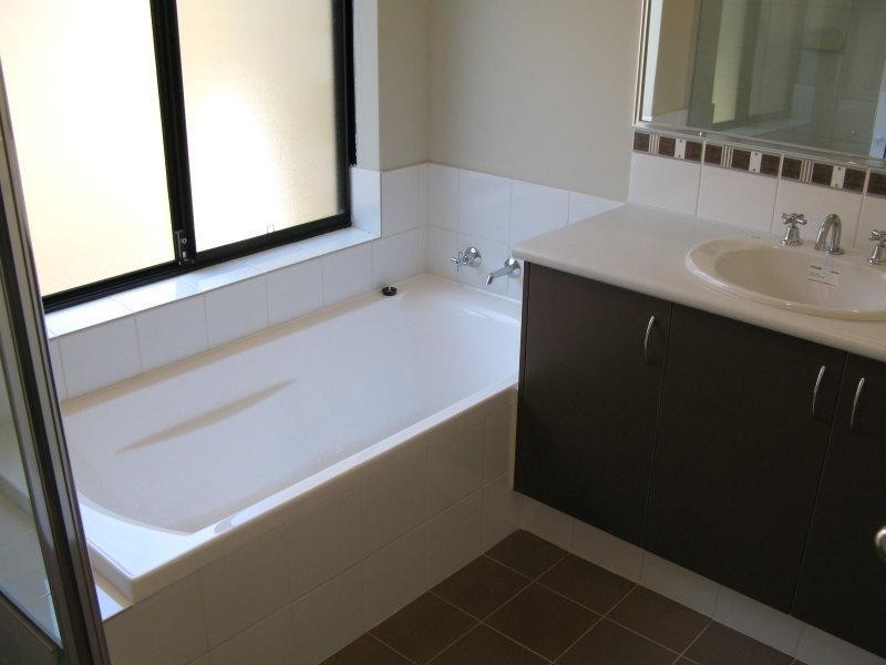 35 Jedburgh Loop, Sinagra WA 6065