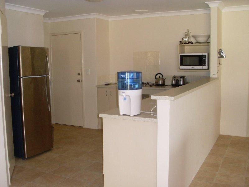 5 Salinga  Bend, Wattle Grove WA 6107