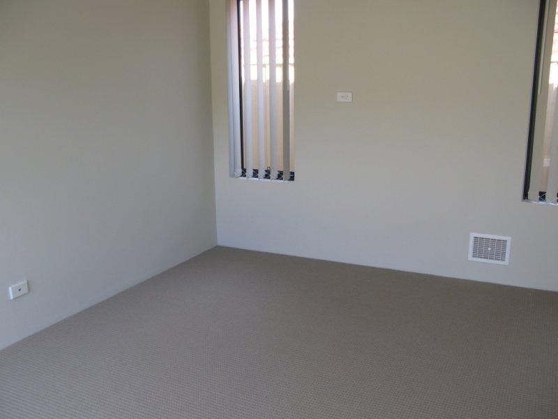 31 Jedburgh  Loop, Sinagra WA 6065