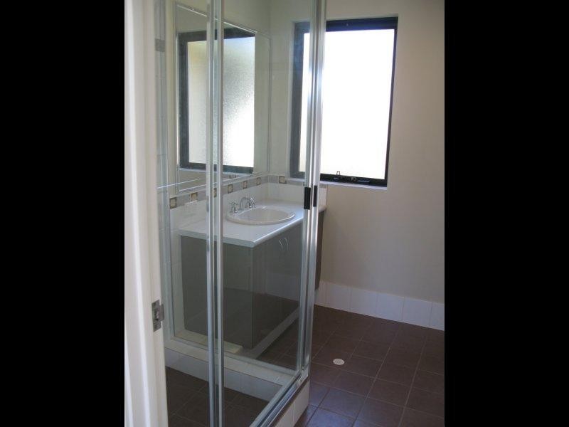 31 Jedburgh  Loop, Sinagra WA 6065