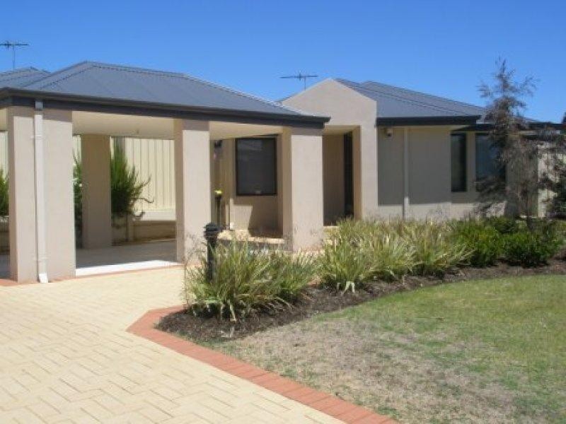 2 Lochy Cl, Kinross WA 6028