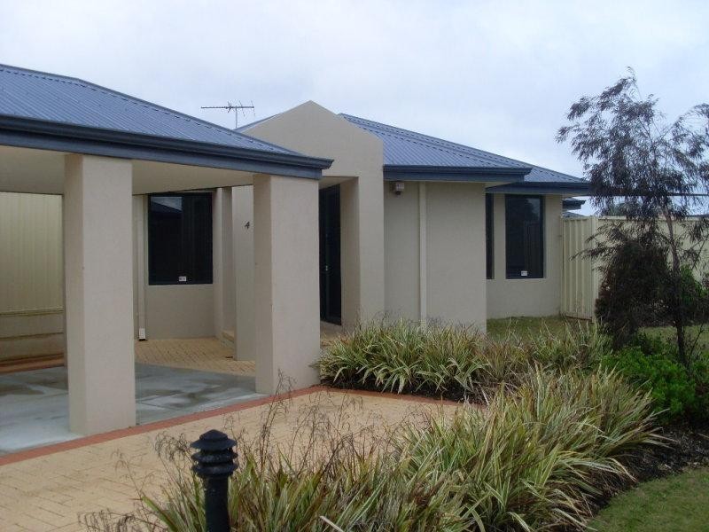 2 Lochy Cl, Kinross WA 6028