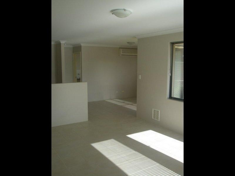 2 Lochy Cl, Kinross WA 6028