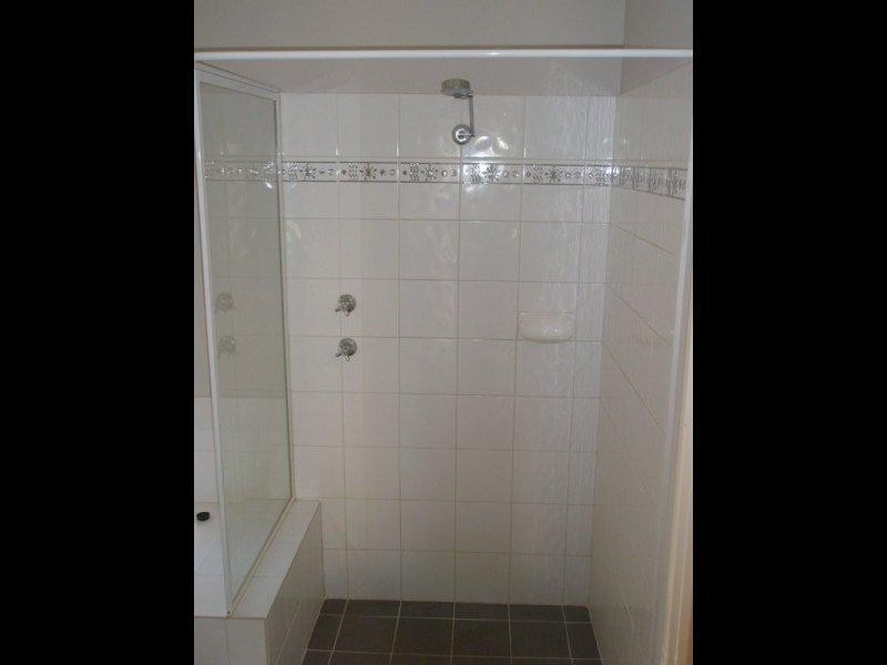 2 Lochy Cl, Kinross WA 6028