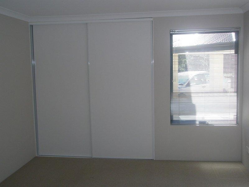 2 Lochy Cl, Kinross WA 6028