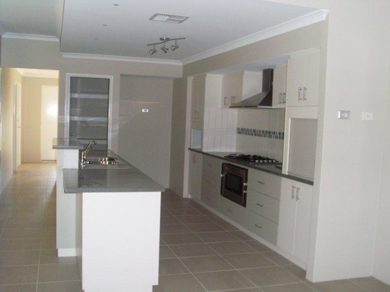 35 Messina  Dr, Sinagra WA 6065