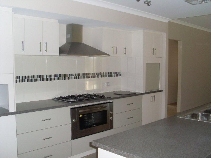 35 Messina  Dr, Sinagra WA 6065