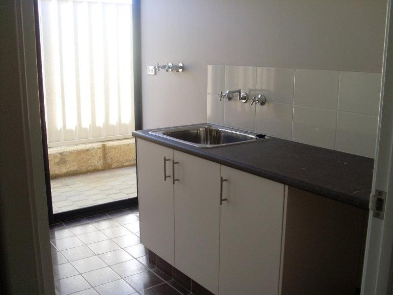 35 Messina  Dr, Sinagra WA 6065