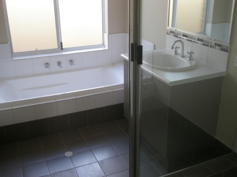 69 Gateway  Bvd, Canning Vale WA 6155